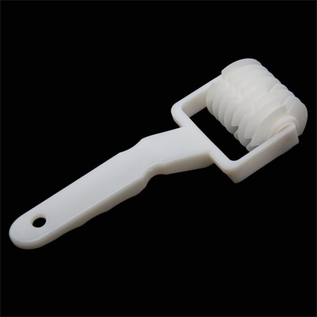 Useful Pastry Plastic Cutter Roller Tool